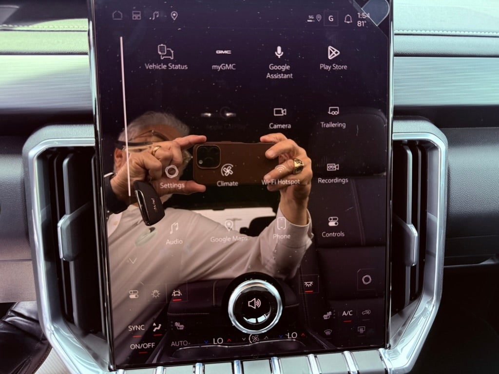 2027 GMC Acadia Elevation