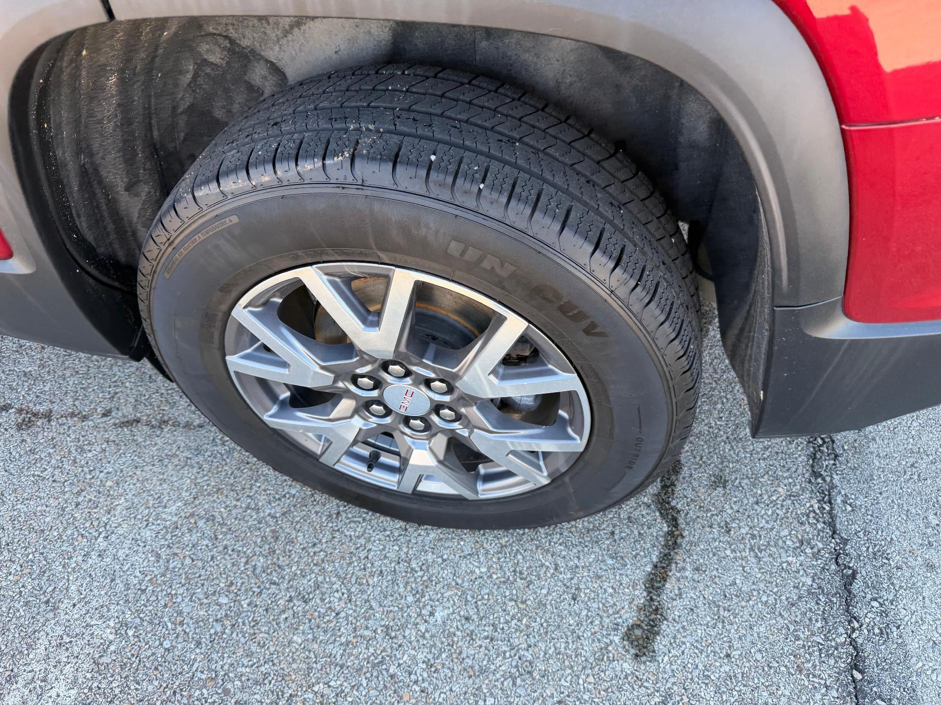 2023 GMC Acadia SLT