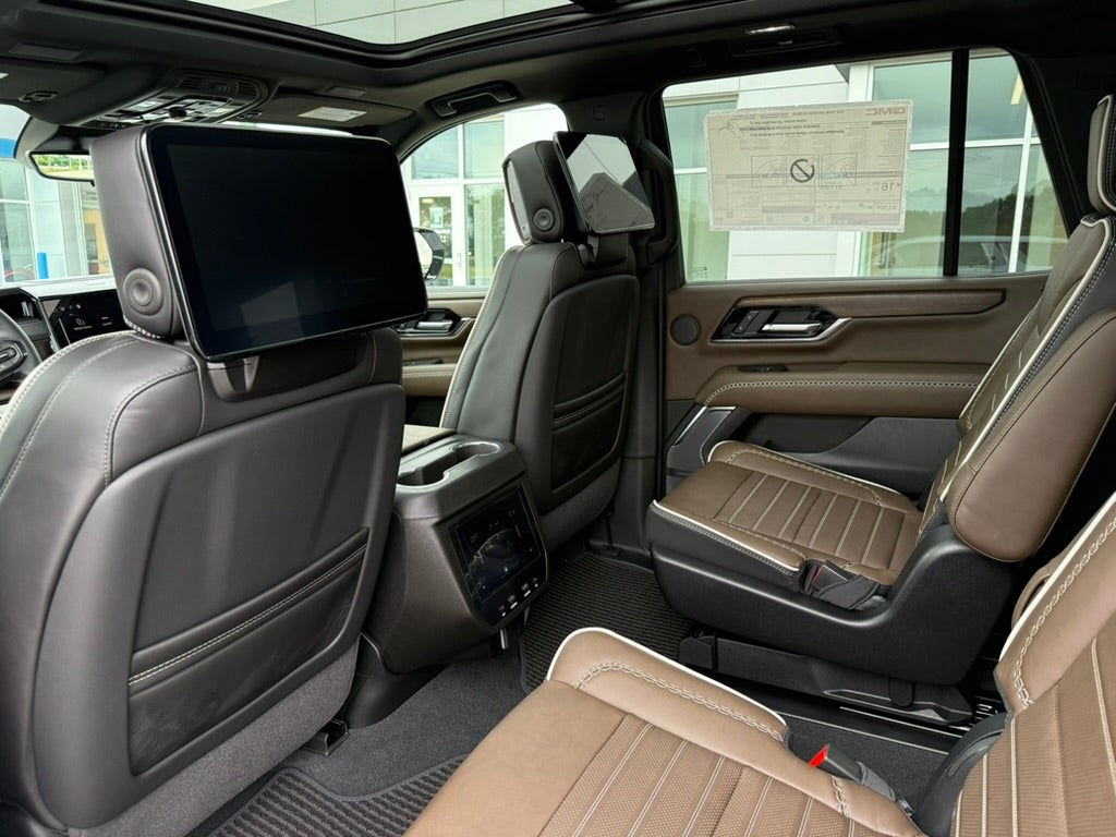 2026 GMC Yukon Denali Ultimate - Photo 11