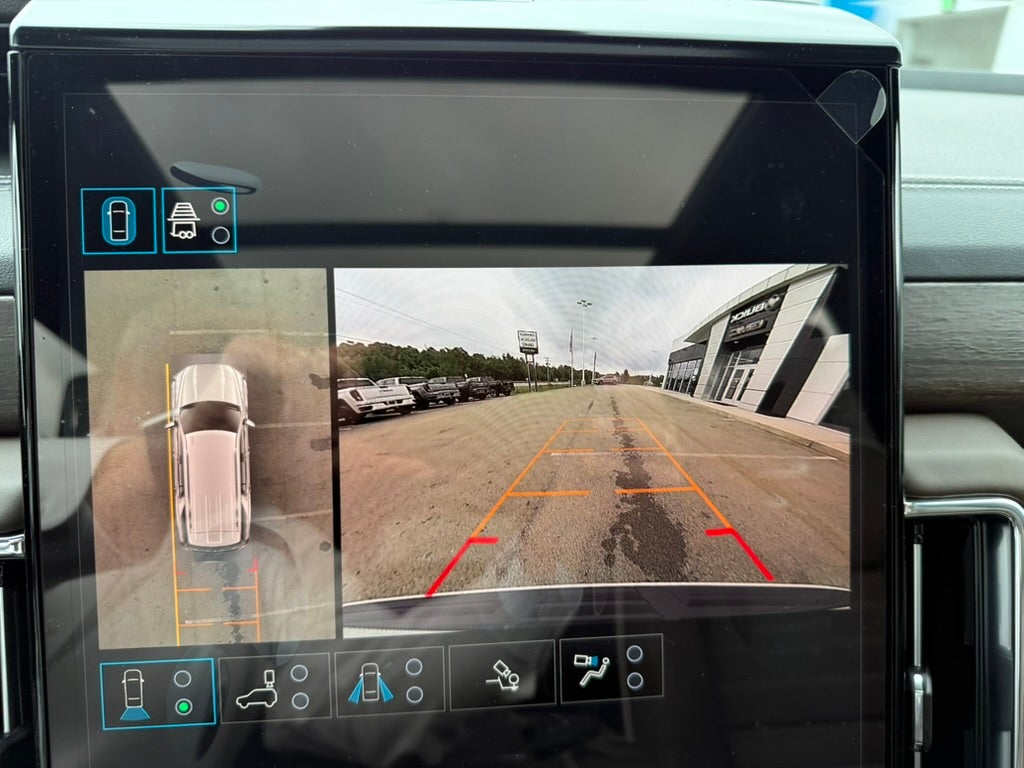 2026 GMC Yukon Denali Ultimate - Photo 23