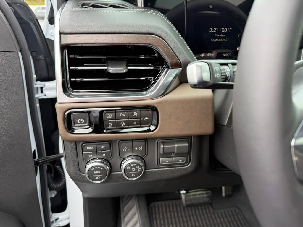 2027 GMC Yukon Denali Ultimate - Photo 17