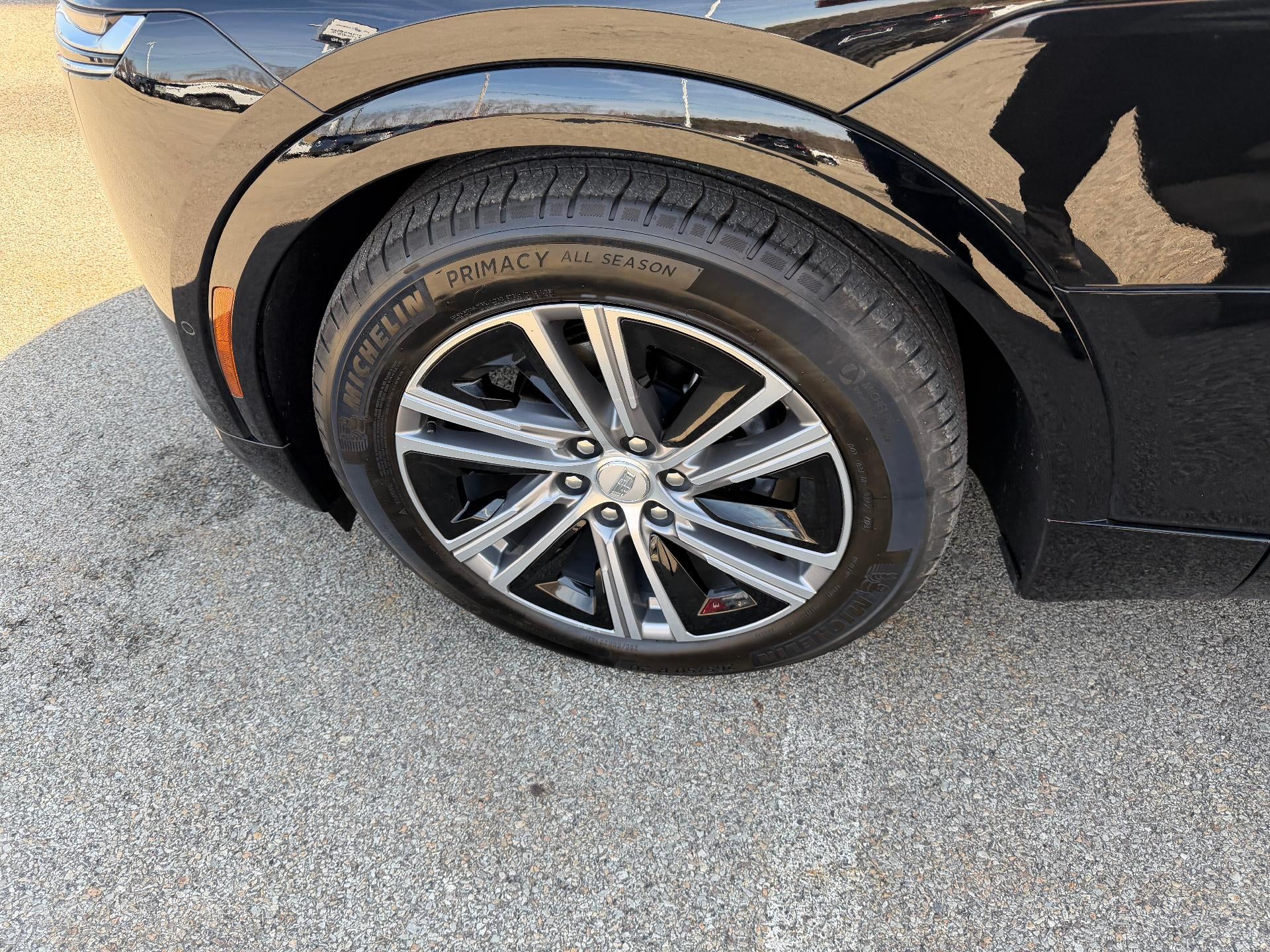 2024 Cadillac LYRIQ Luxury 2