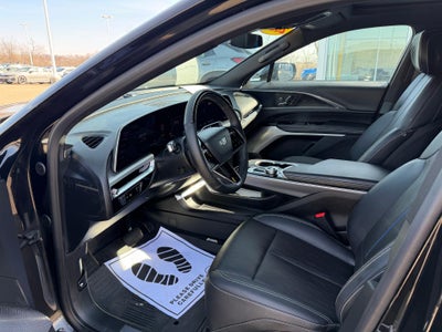 2024 Cadillac LYRIQ Luxury 2