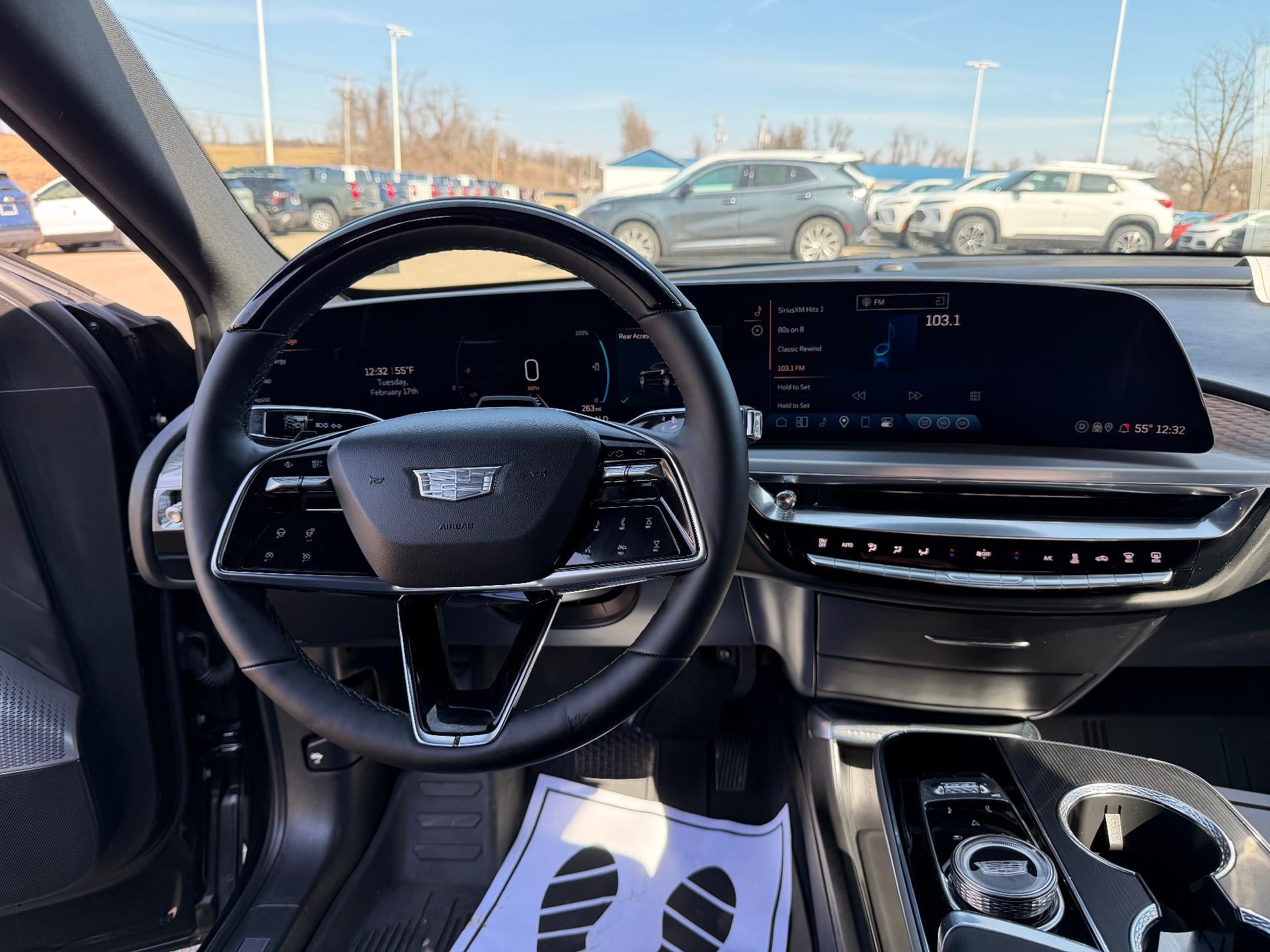 2024 Cadillac LYRIQ Luxury 2