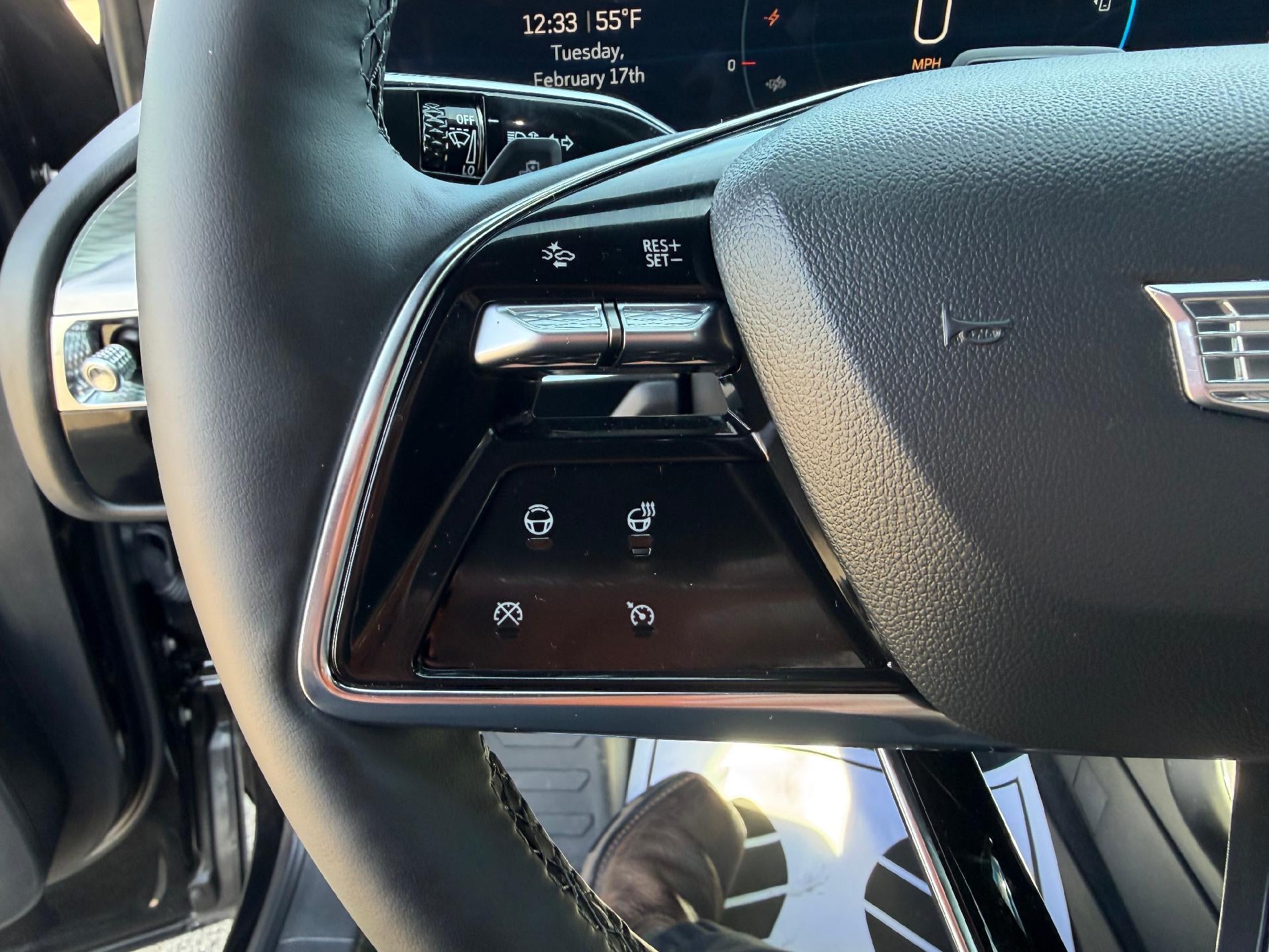 2024 Cadillac LYRIQ Luxury 2