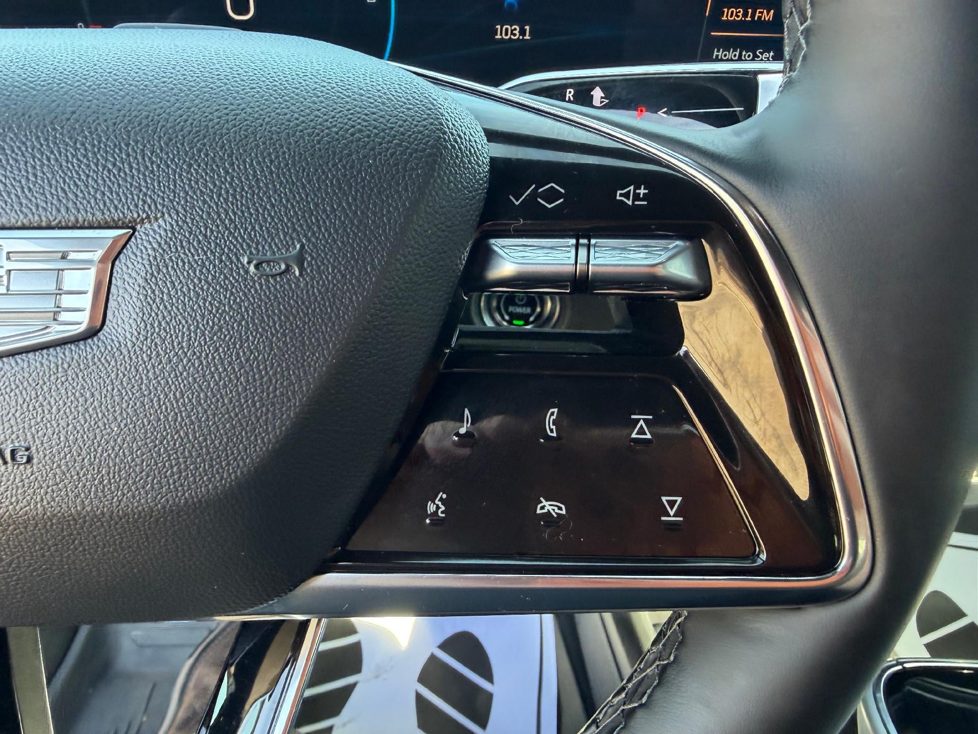 2024 Cadillac LYRIQ Luxury 2