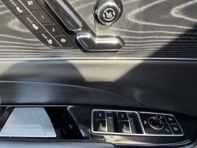 2024 Cadillac LYRIQ Luxury 2