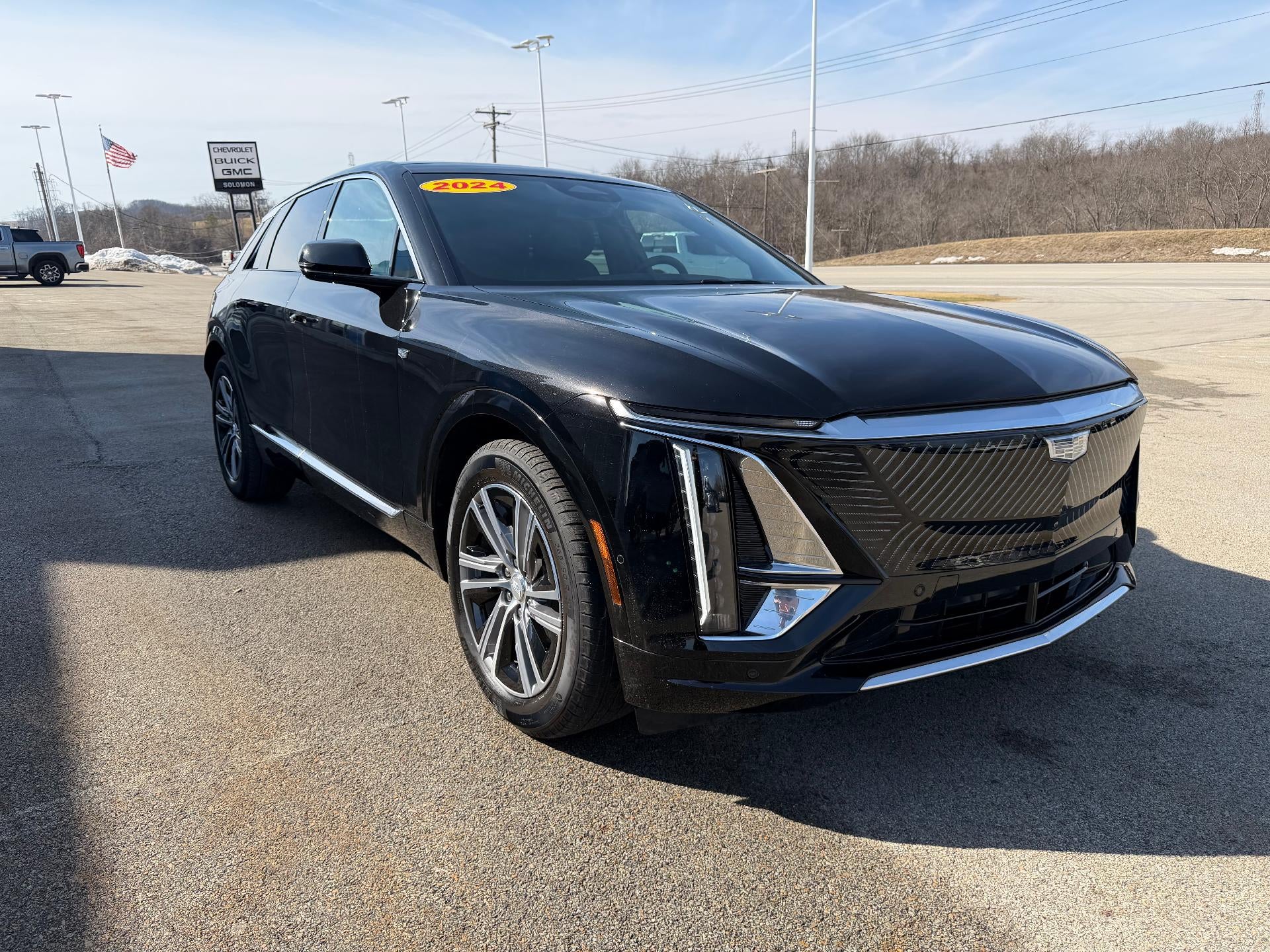 2024 Cadillac LYRIQ Luxury 2