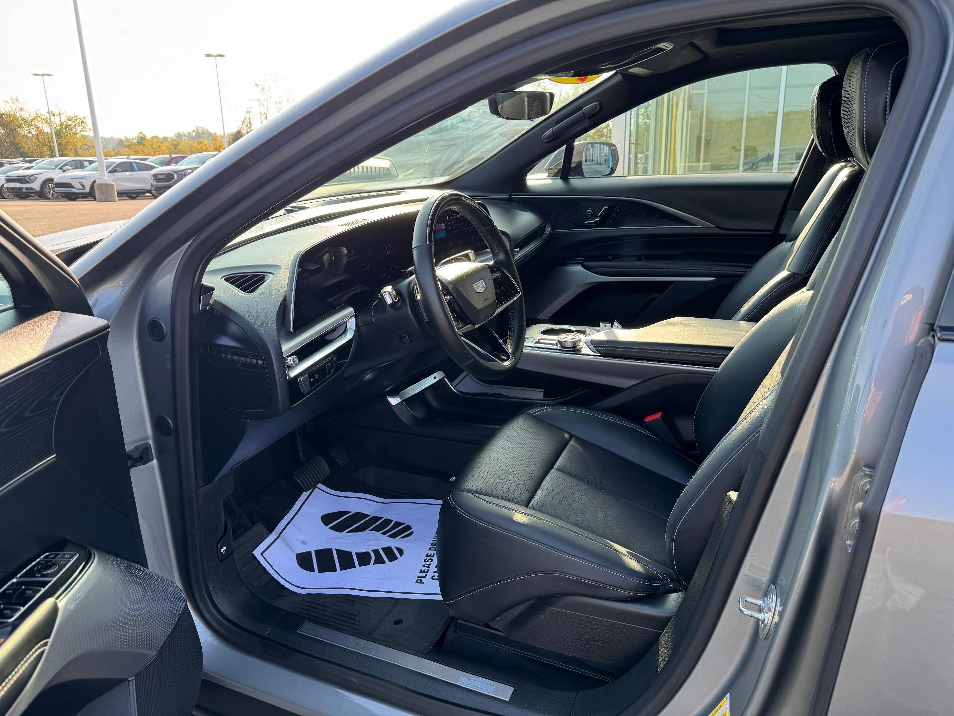 2024 Cadillac LYRIQ Luxury 3