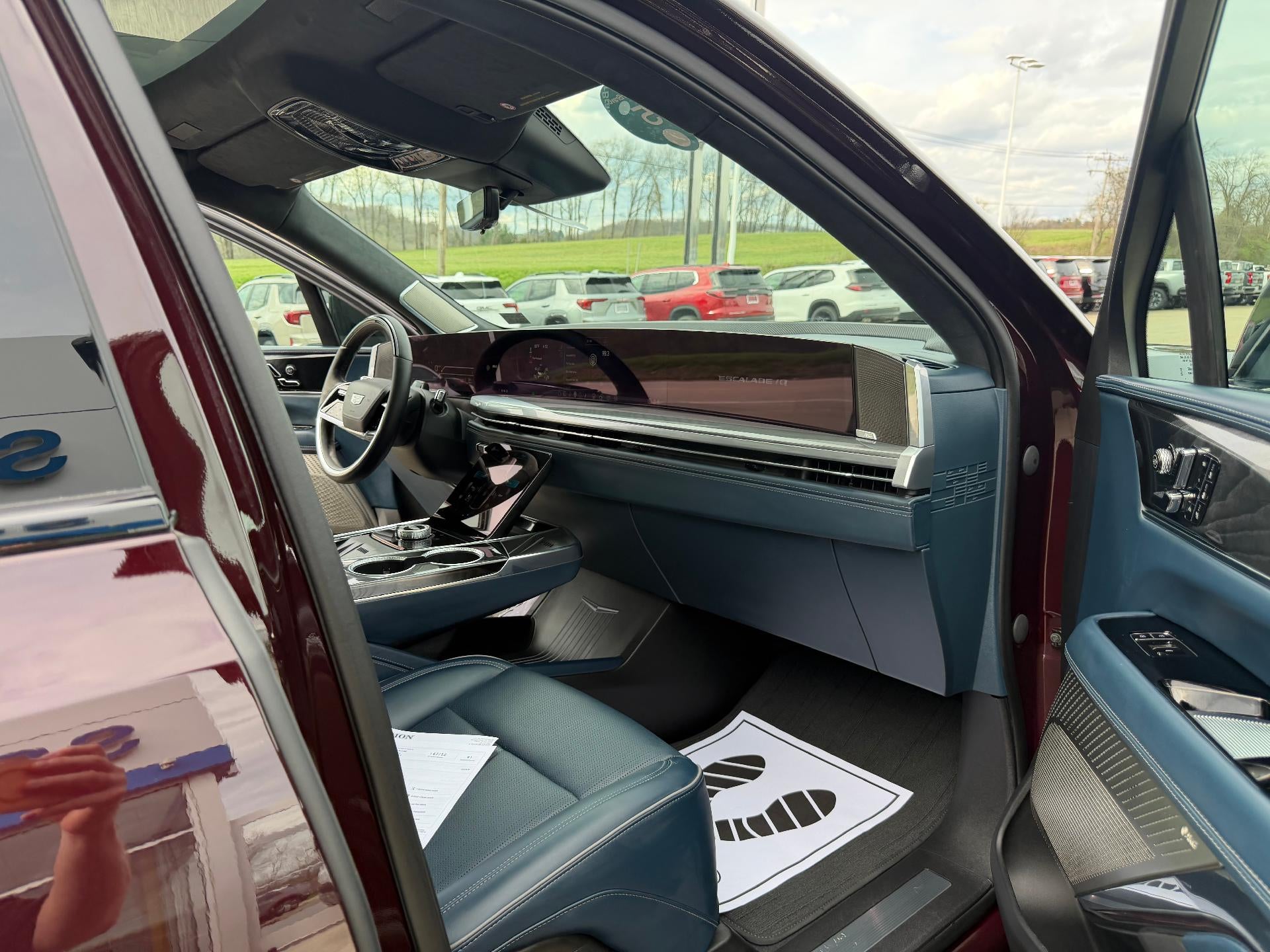 2025 Cadillac ESCALADE IQ Luxury 2