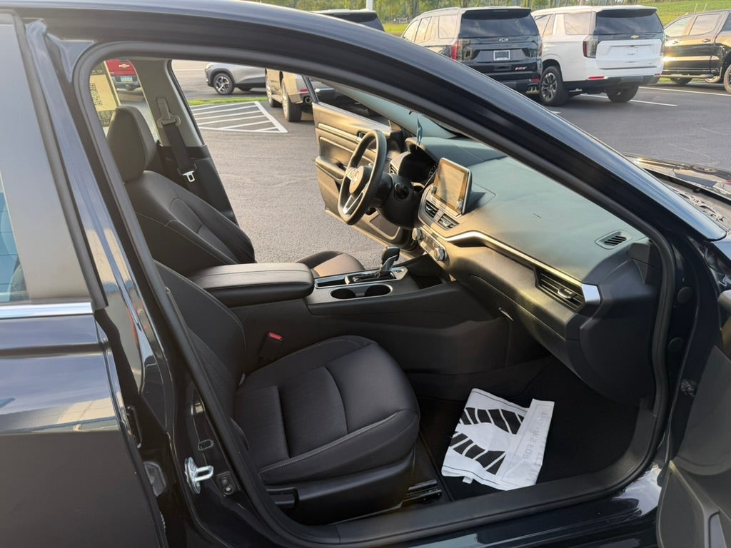 2022 Nissan Altima SV FWD