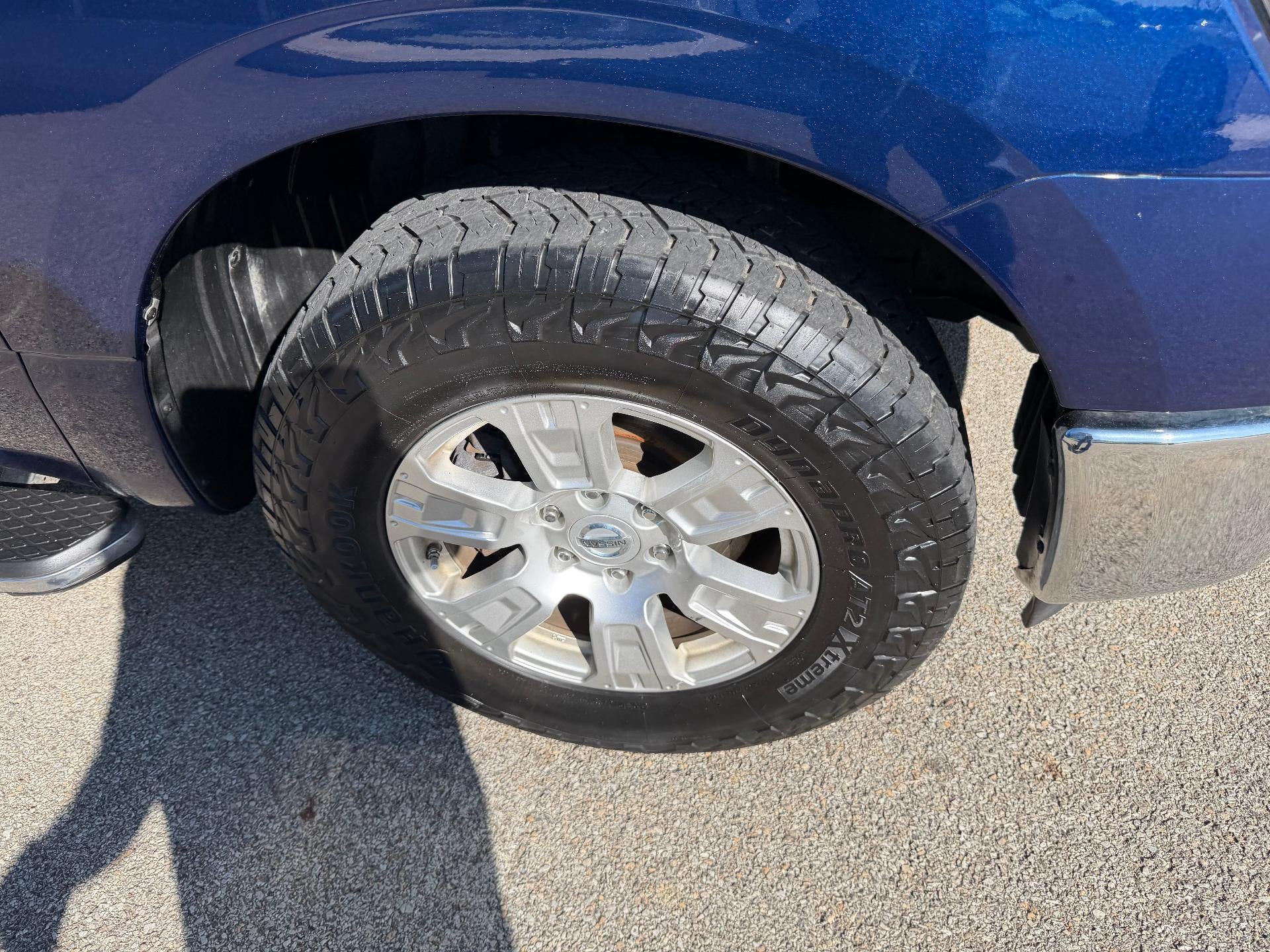 2019 Nissan TITAN SV