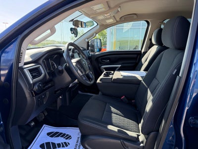 2019 Nissan TITAN SV