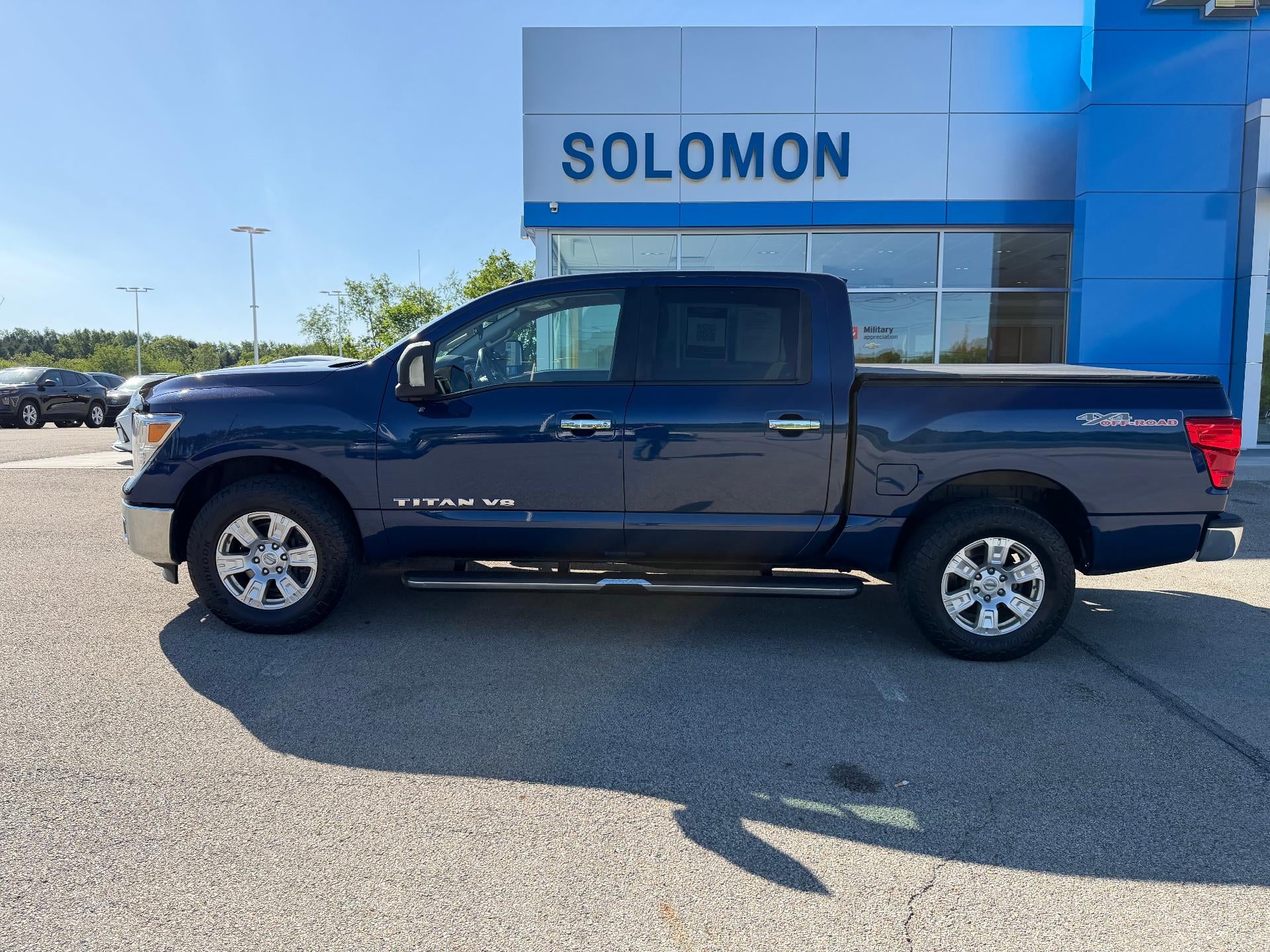 2019 Nissan TITAN SV