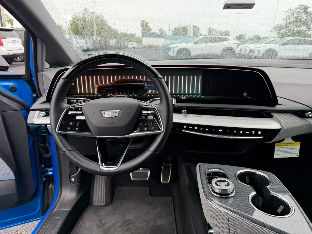 2025 Cadillac OPTIQ Luxury 1