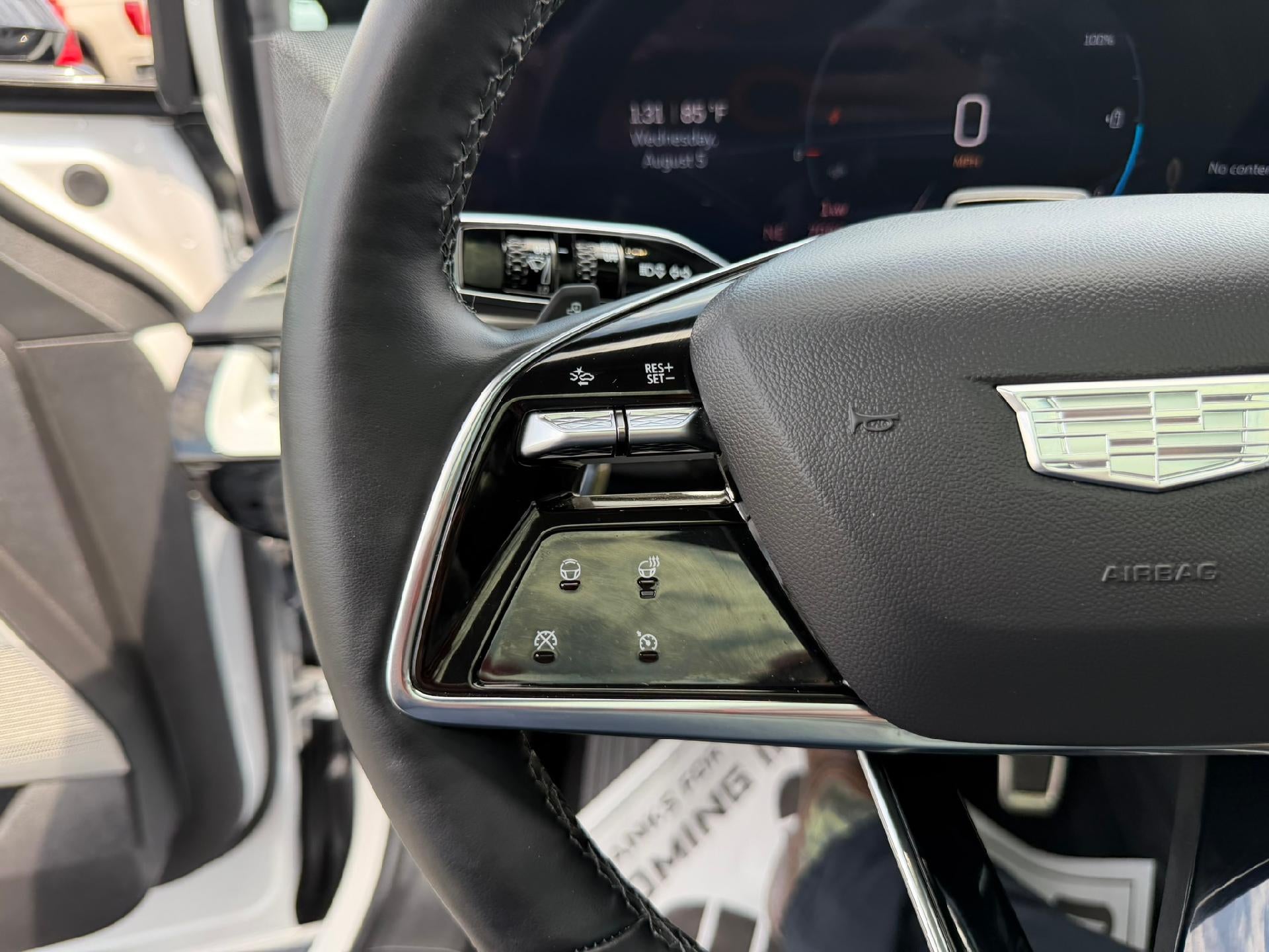 2025 Cadillac OPTIQ Luxury 1