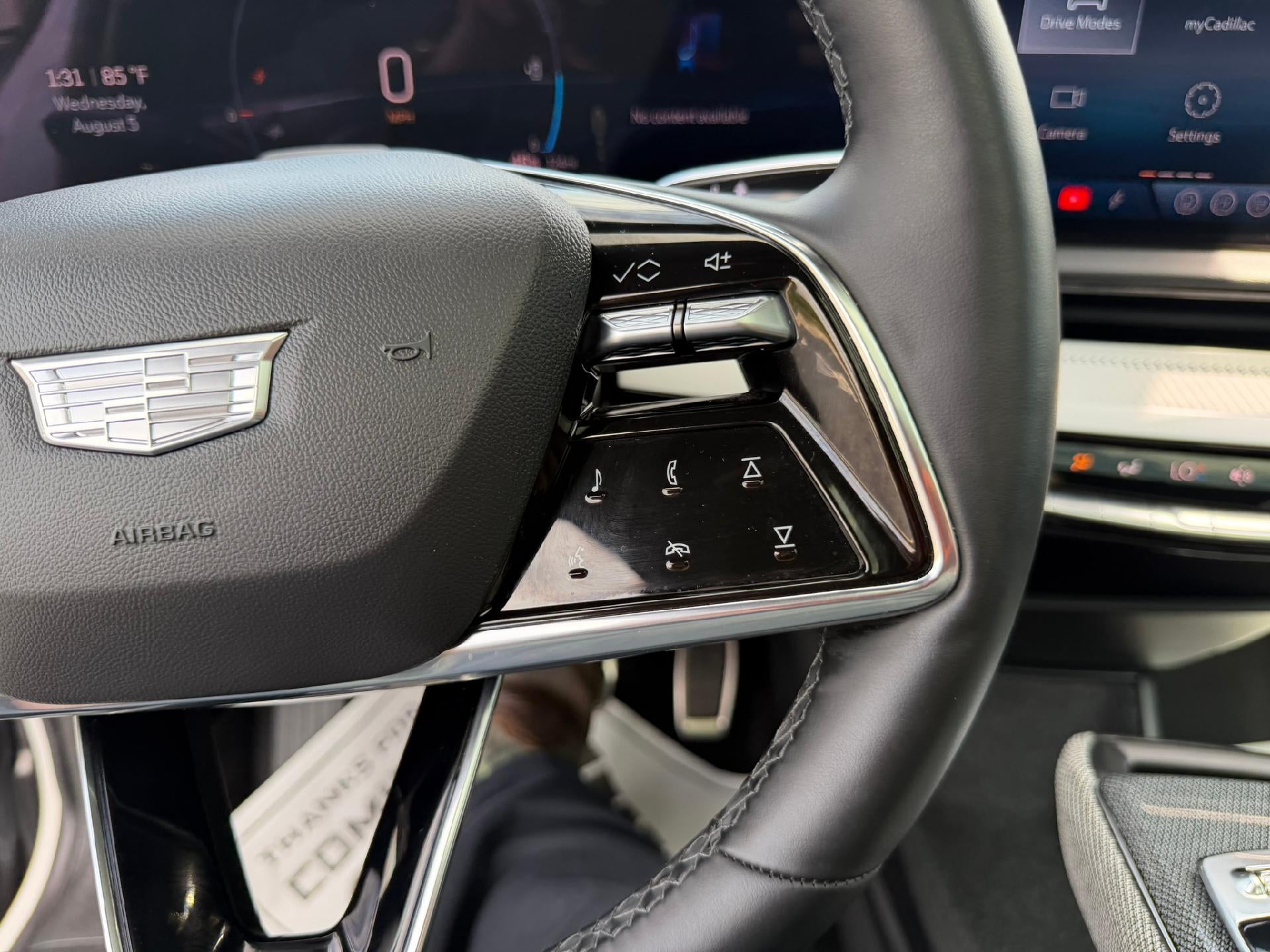 2025 Cadillac OPTIQ Luxury 1