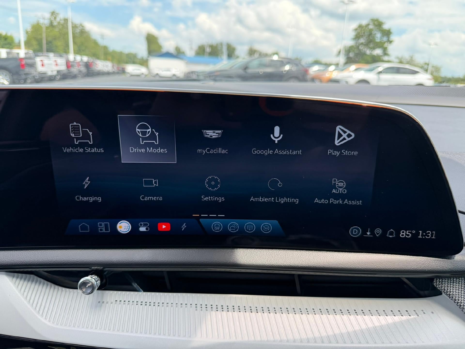 2025 Cadillac OPTIQ Luxury 1