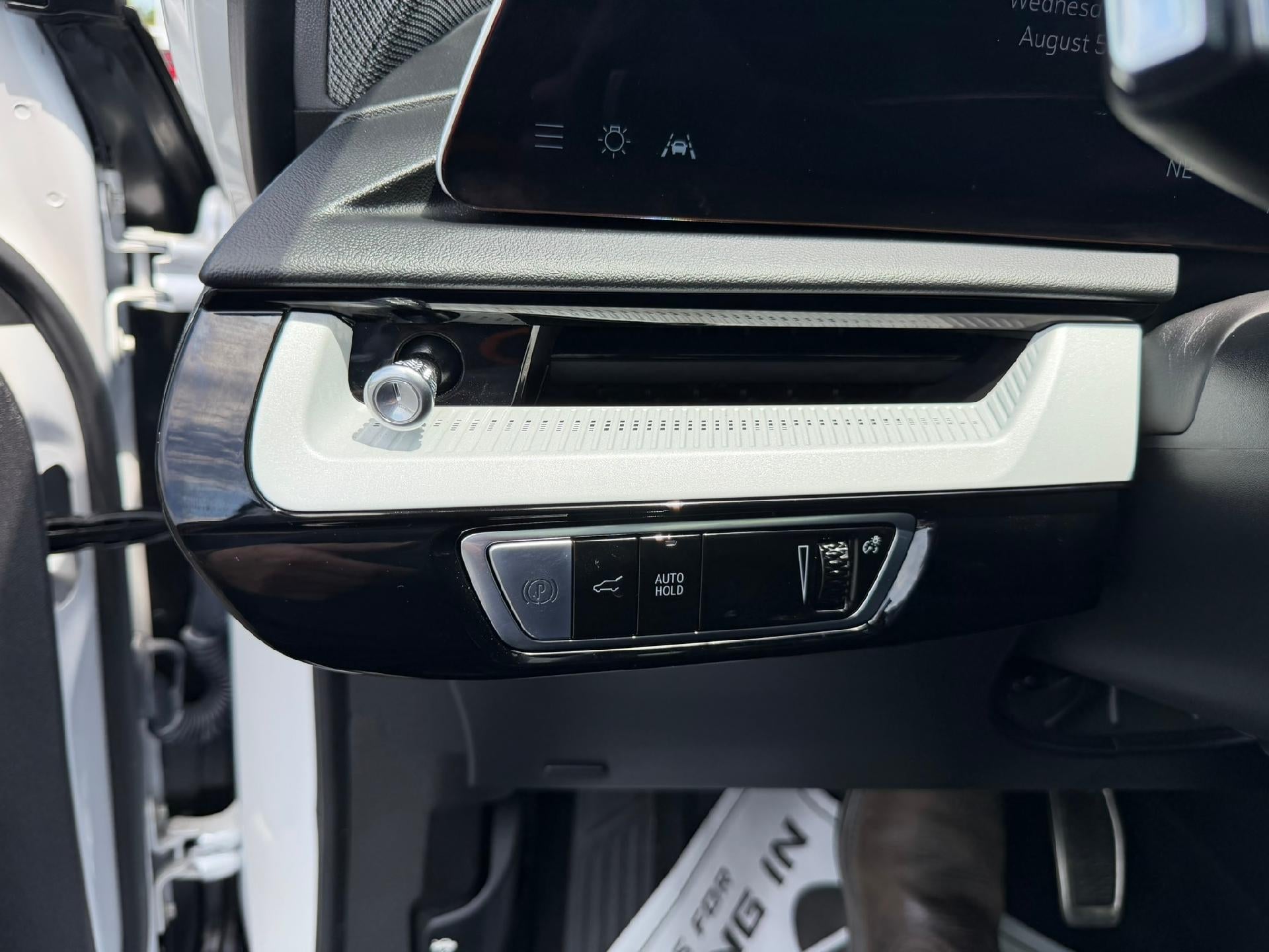 2025 Cadillac OPTIQ Luxury 1