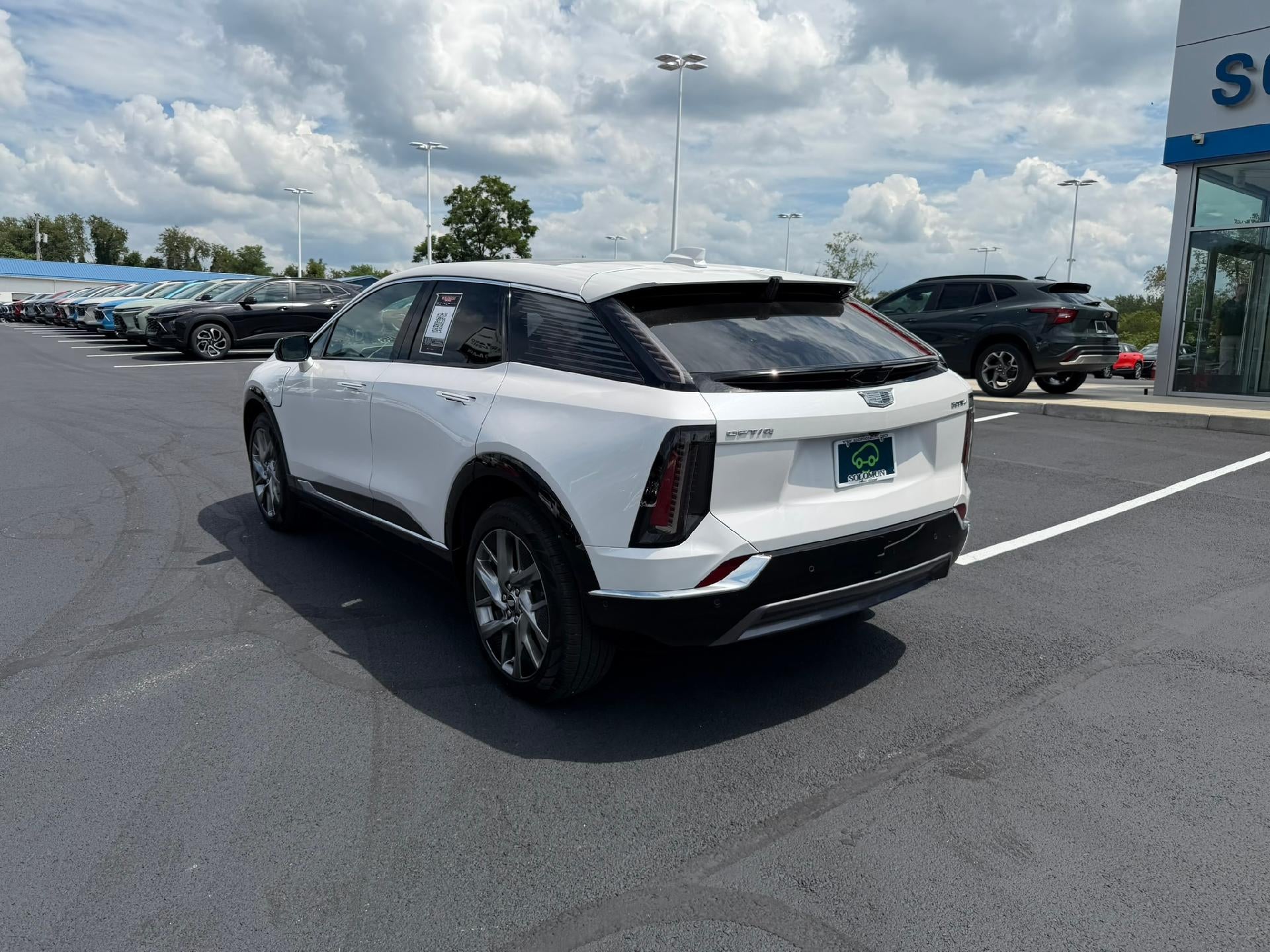 2025 Cadillac OPTIQ Luxury 1