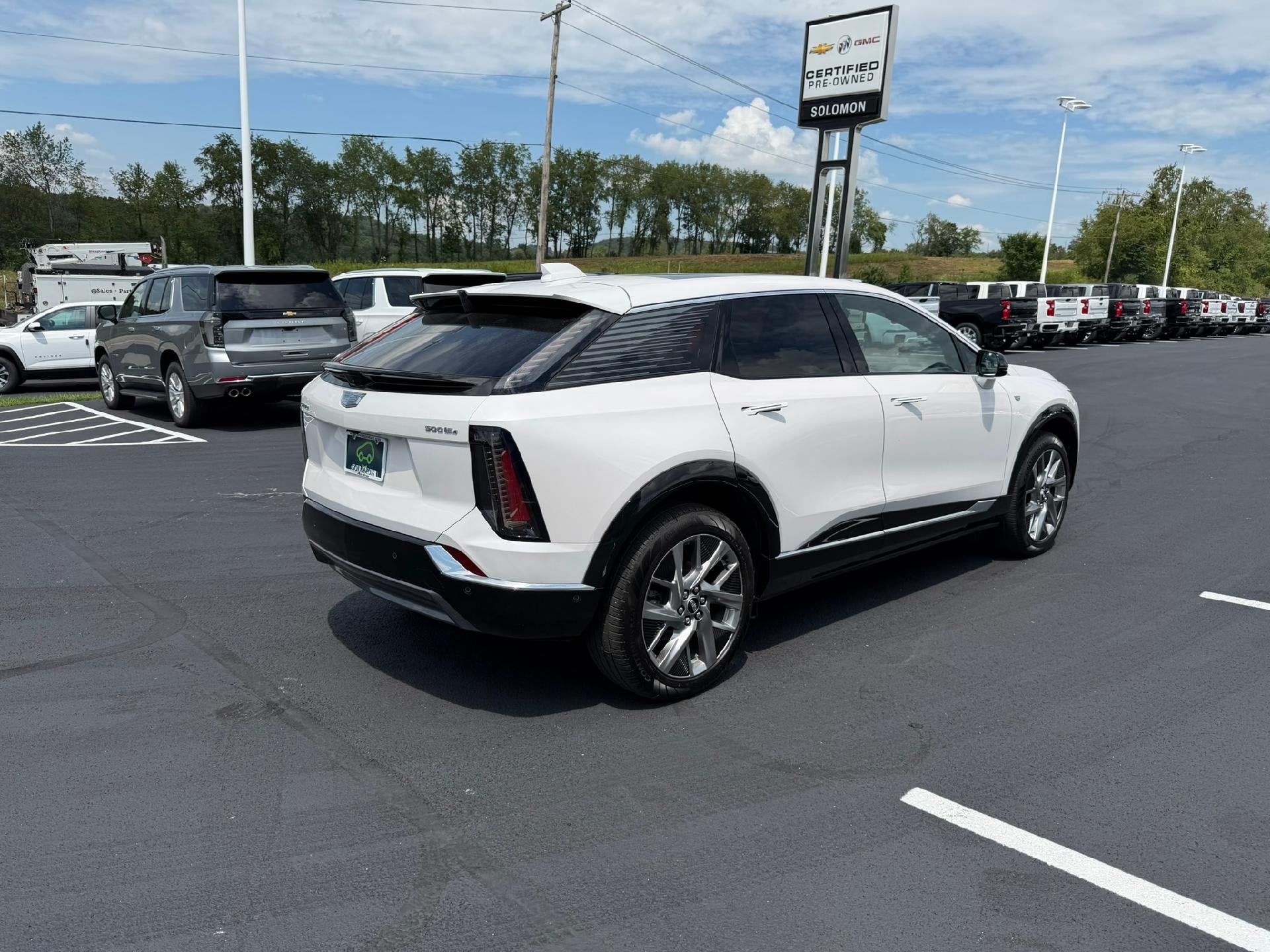 2025 Cadillac OPTIQ Luxury 1
