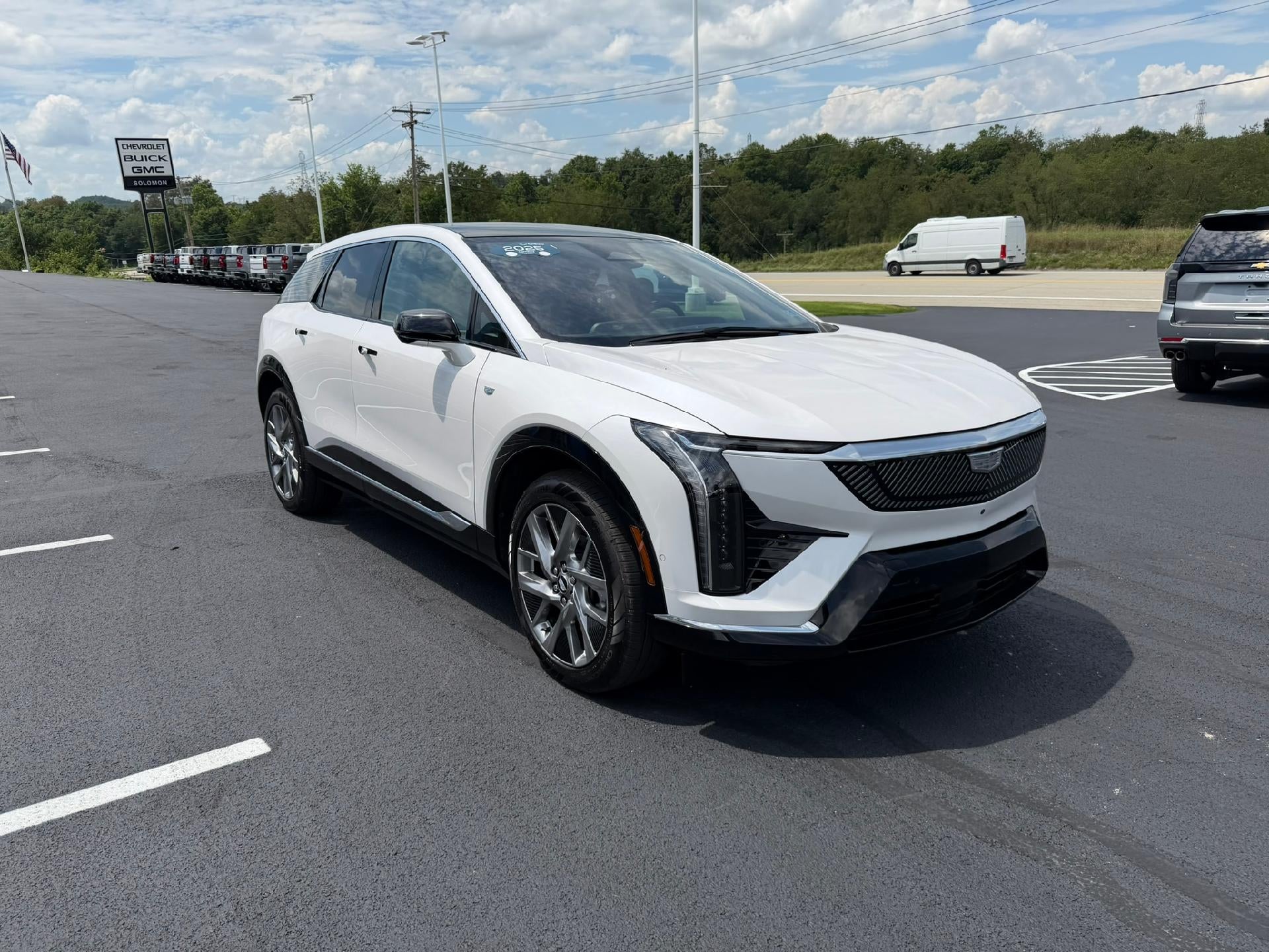 2025 Cadillac OPTIQ Luxury 1