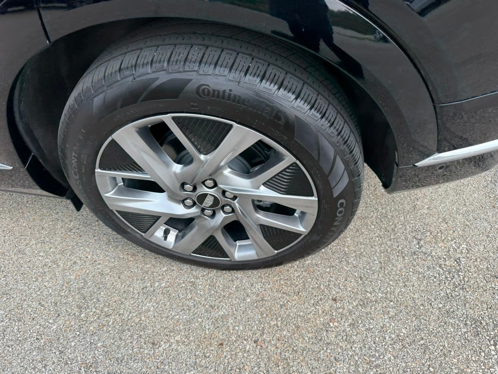 2025 Cadillac OPTIQ Luxury 2
