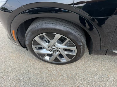 2025 Cadillac OPTIQ Luxury 2