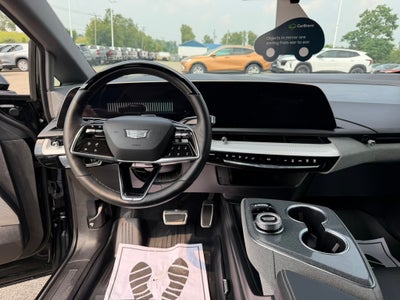 2025 Cadillac OPTIQ Luxury 2