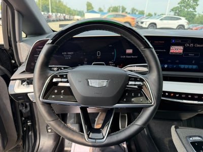 2025 Cadillac OPTIQ Luxury 2