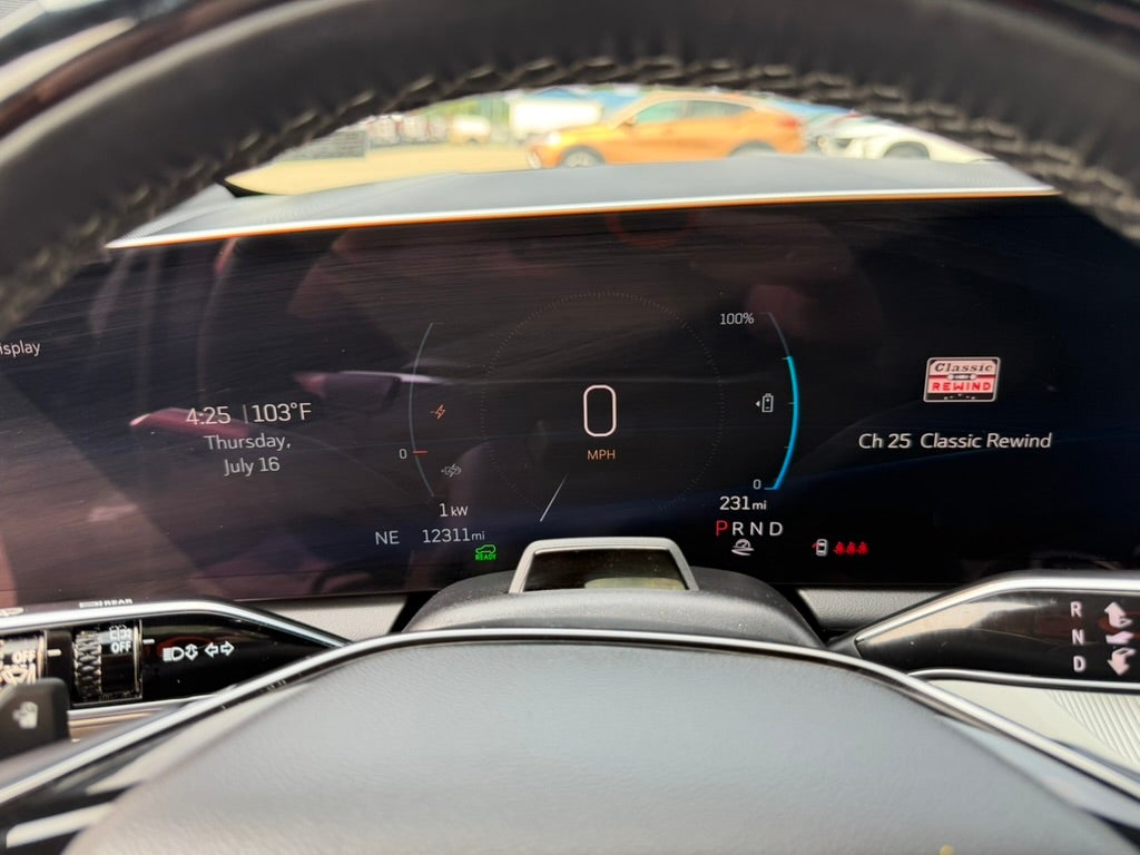 2025 Cadillac OPTIQ Luxury 2