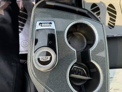 2025 Cadillac OPTIQ Luxury 2
