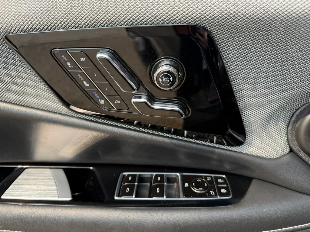 2025 Cadillac OPTIQ Luxury 2