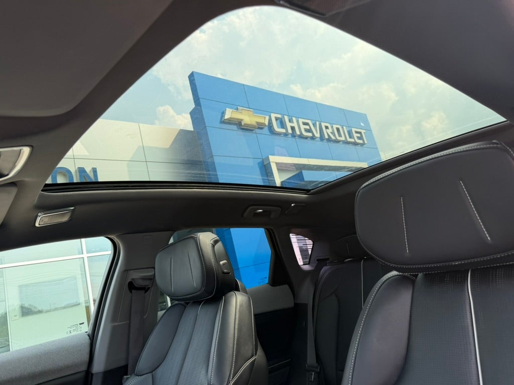 2025 Cadillac OPTIQ Luxury 2