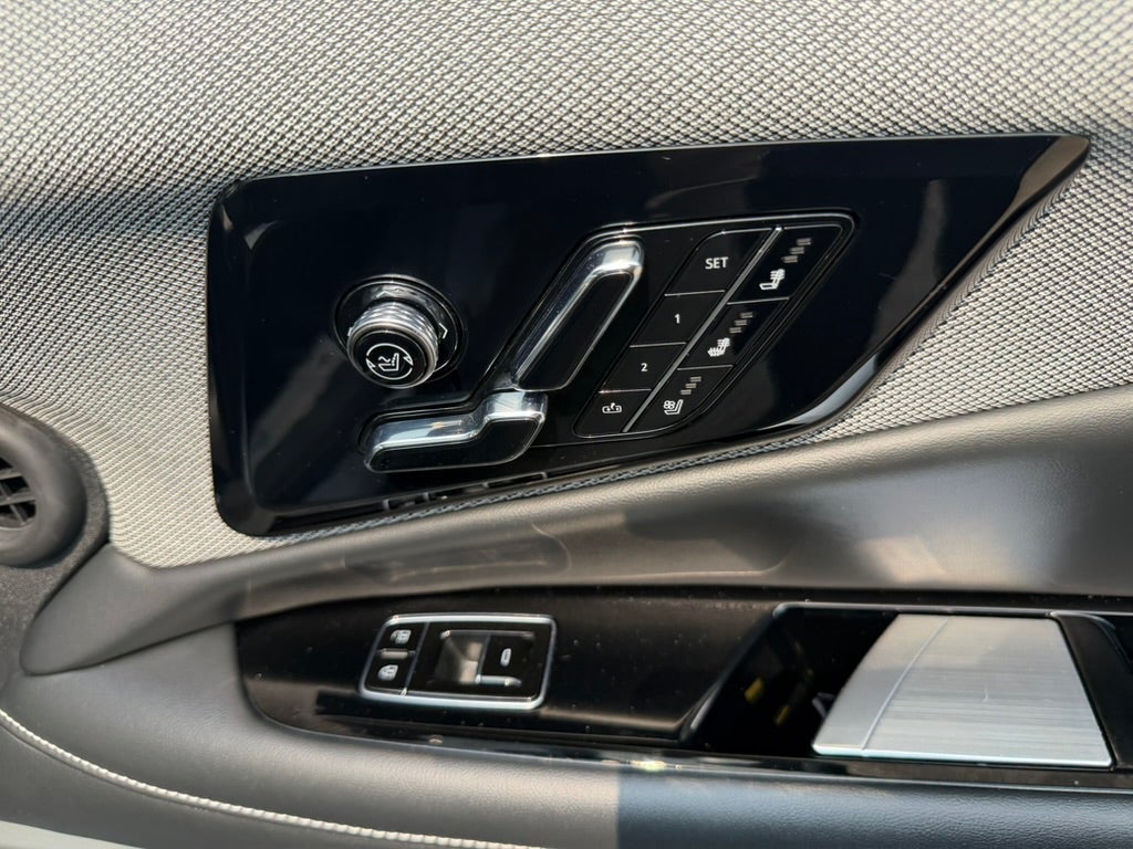2025 Cadillac OPTIQ Luxury 2