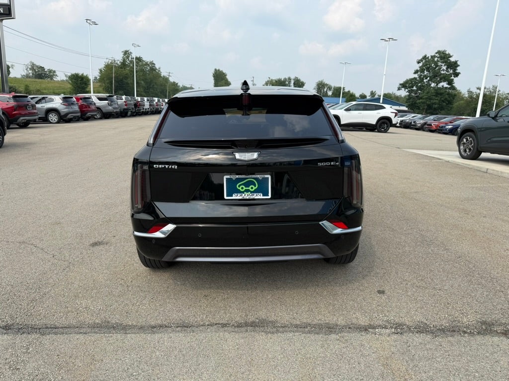 2025 Cadillac OPTIQ Luxury 2