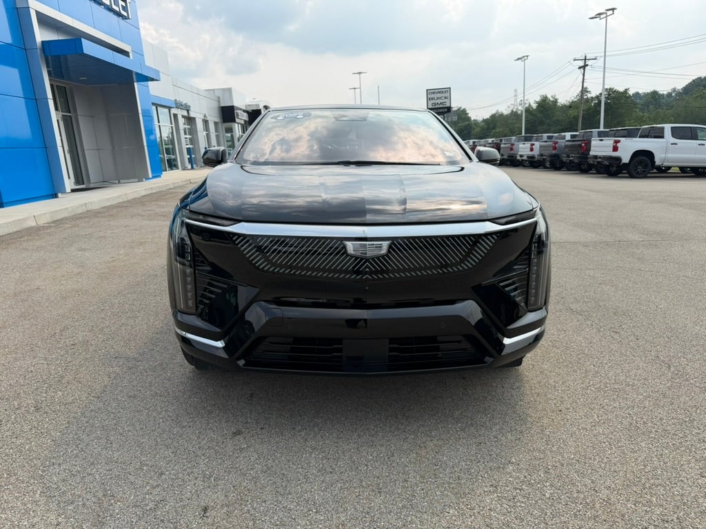 2025 Cadillac OPTIQ Luxury 2