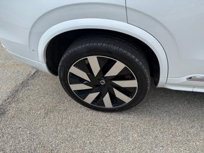 2023 Volvo XC90 Recharge Plug-In Hybrid T8 Ultimate Bright Theme 7-Seater