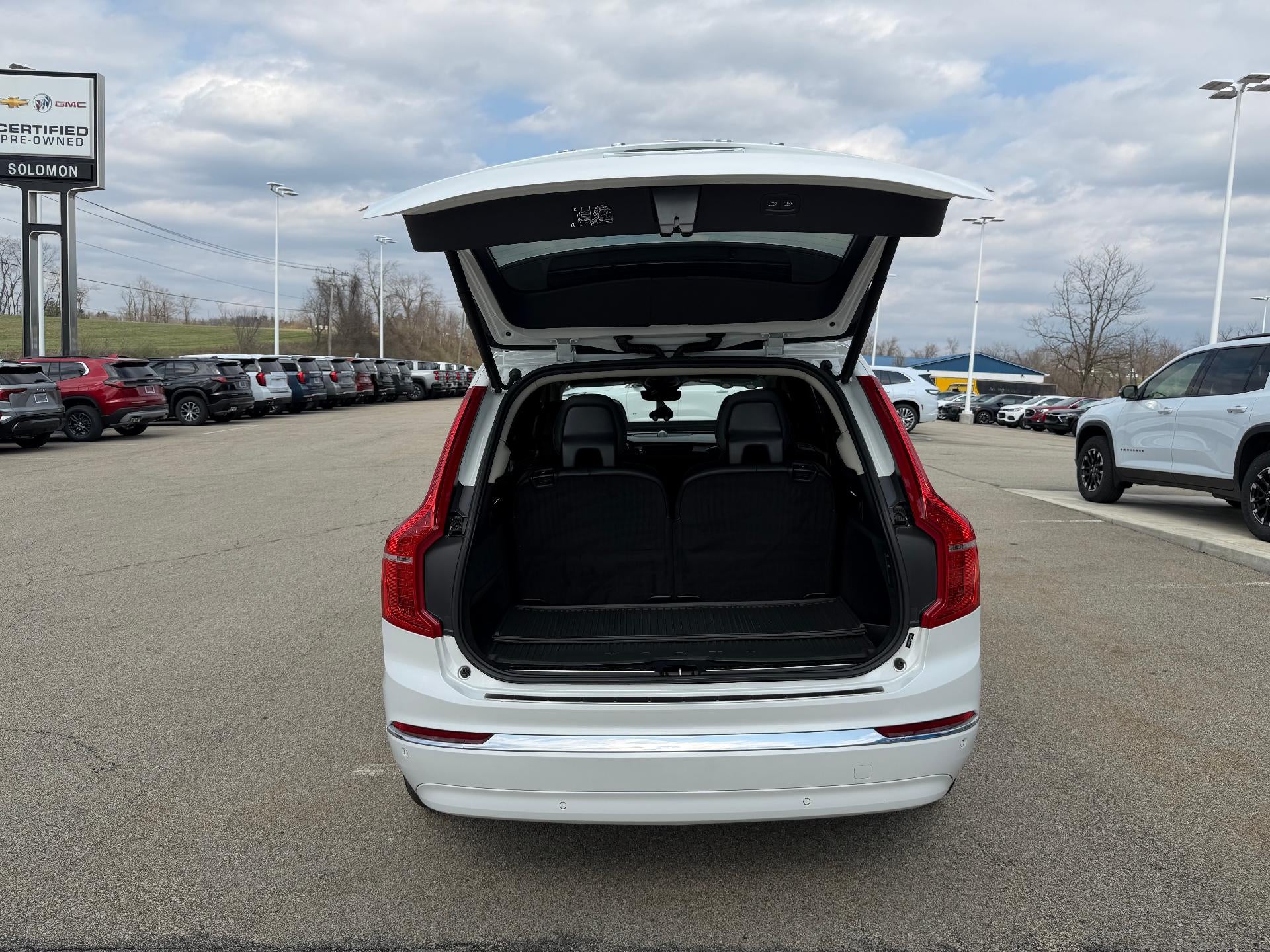 2023 Volvo XC90 Recharge Plug-In Hybrid T8 Ultimate Bright Theme 7-Seater