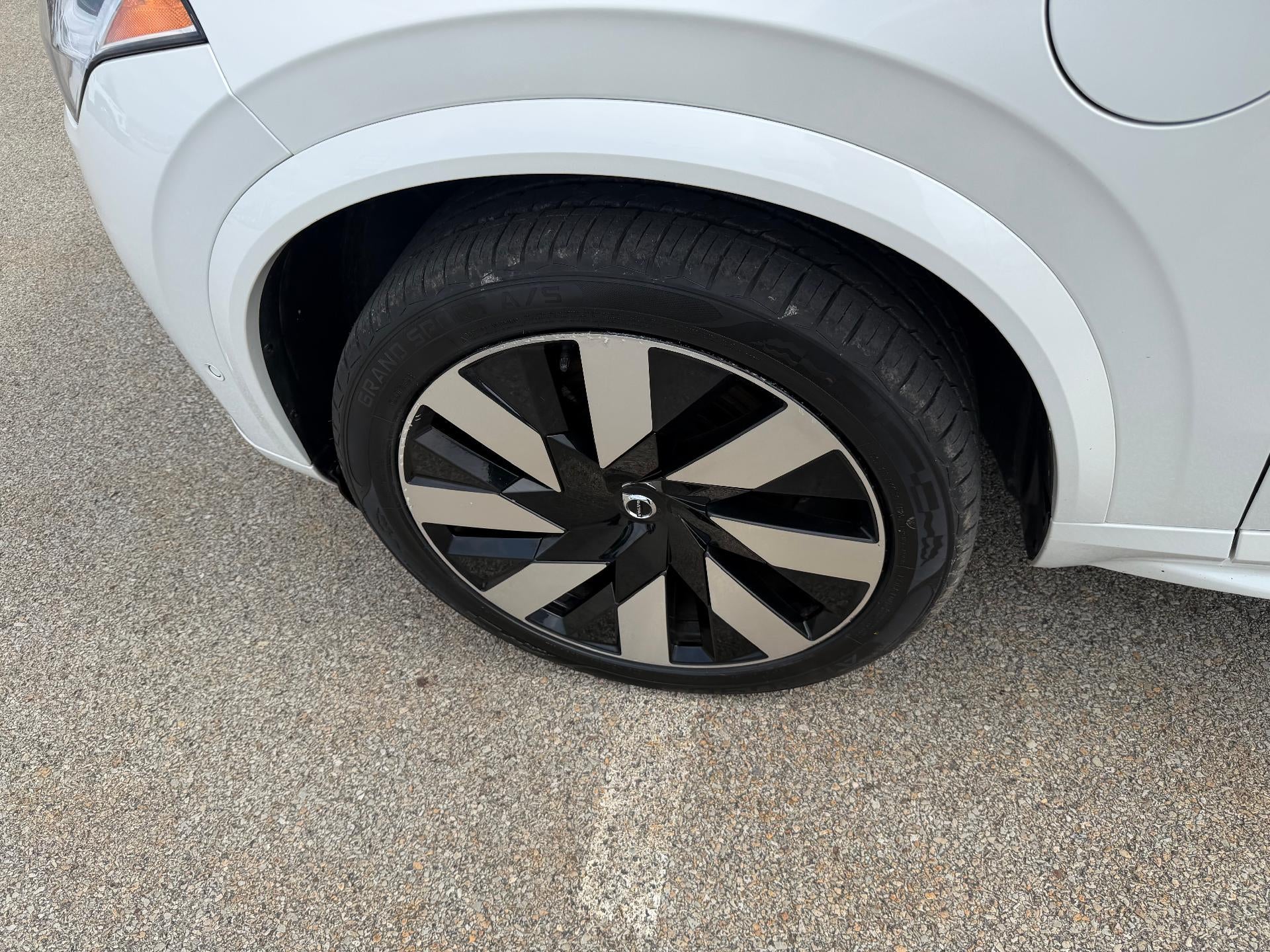 2023 Volvo XC90 Recharge Plug-In Hybrid T8 Ultimate Bright Theme 7-Seater