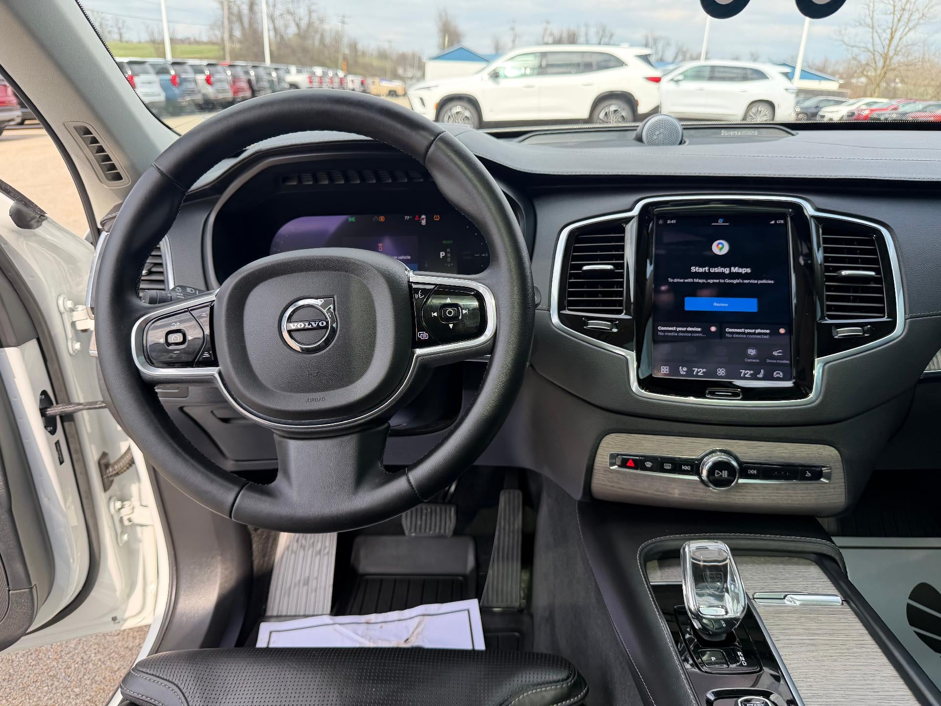 2023 Volvo XC90 Recharge Plug-In Hybrid T8 Ultimate Bright Theme 7-Seater