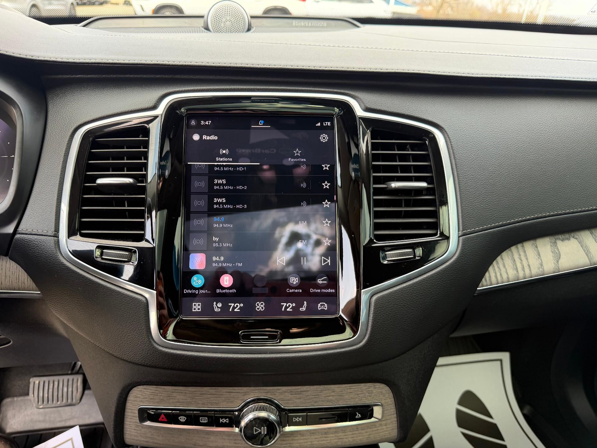 2023 Volvo XC90 Recharge Plug-In Hybrid T8 Ultimate Bright Theme 7-Seater