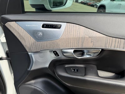 2023 Volvo XC90 Recharge Plug-In Hybrid T8 Ultimate Bright Theme 7-Seater