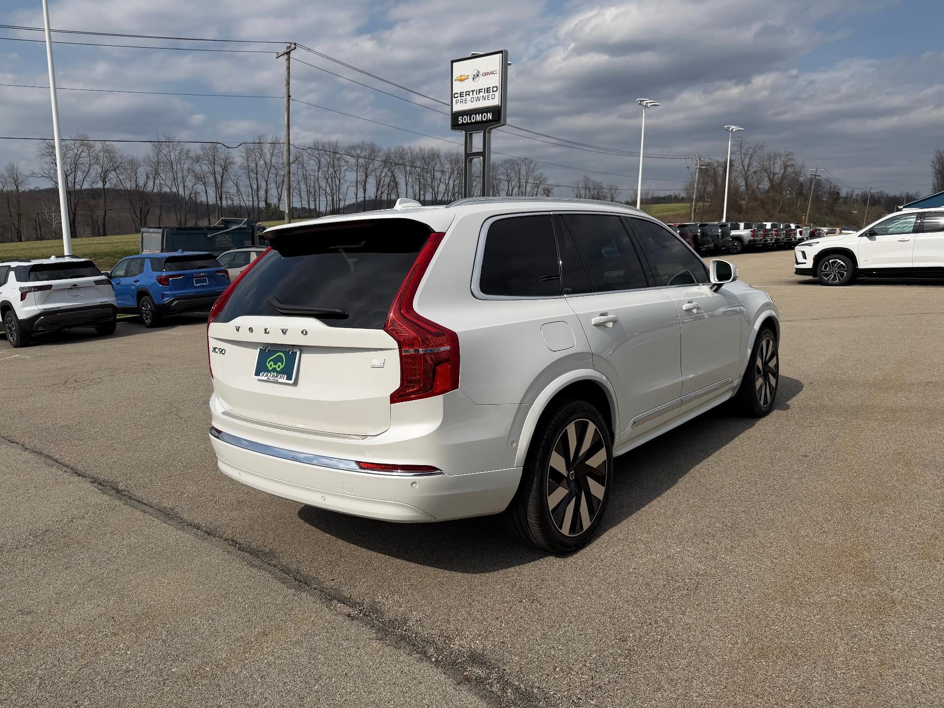 2023 Volvo XC90 Recharge Plug-In Hybrid T8 Ultimate Bright Theme 7-Seater