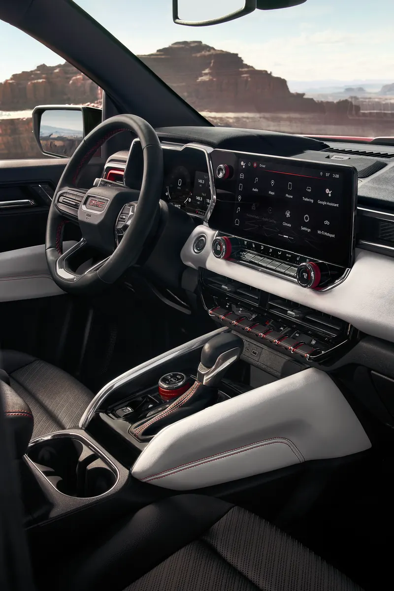 2026 GMC Canyon infotainment system at Solomon Buick GMC in McClellandtown PA